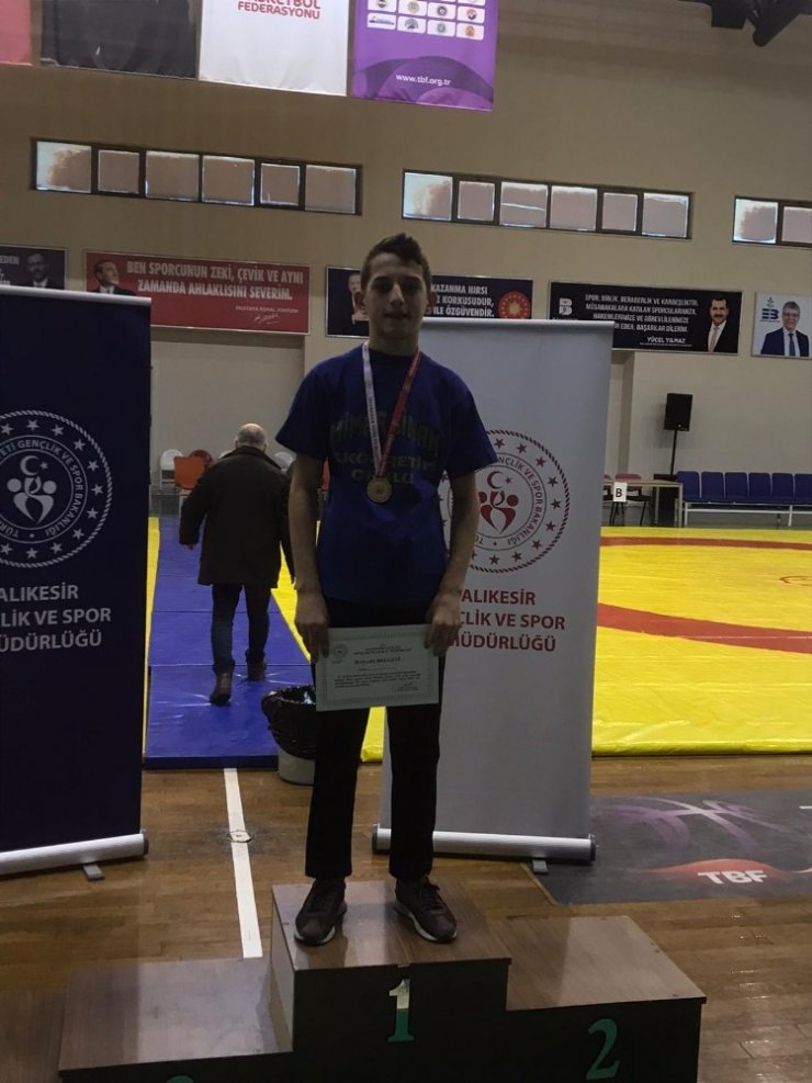 İzmit Belediyesporlu genç güreşçi, Kocaeli’yi temsil edecek