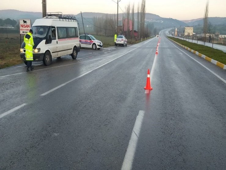 Jandarmadan ’emniyet kemeri ve cep telefonu’ denetimi