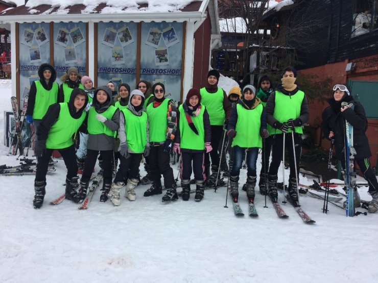 Kartepe’de ücretsiz kayak kursu başladı
