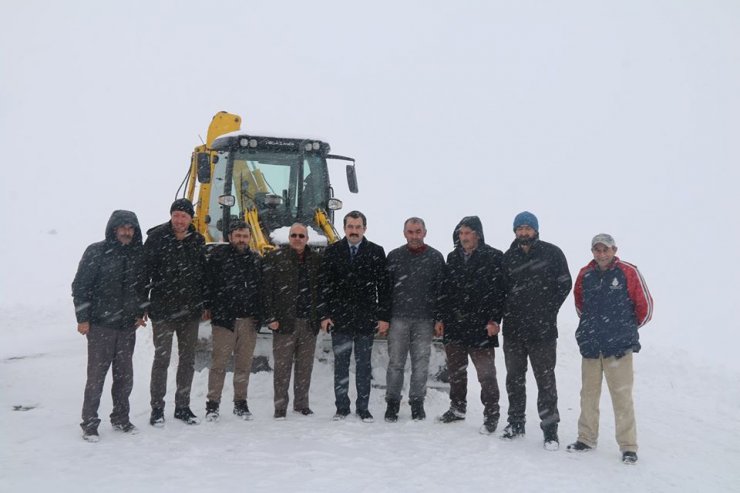 Kaymakam Akköz, İlçe Özel İdare ekiplerinin çalışmalarını inceledi