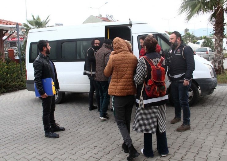 Polis memuru fuhuş operasyonunda tutuklandı