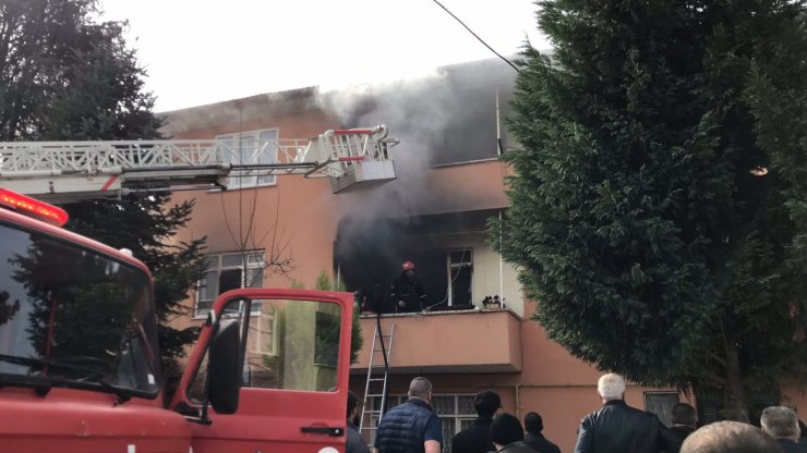 GÜNCELLEME - Sakarya'da yanan evde mahsur kalan çocuk öldü