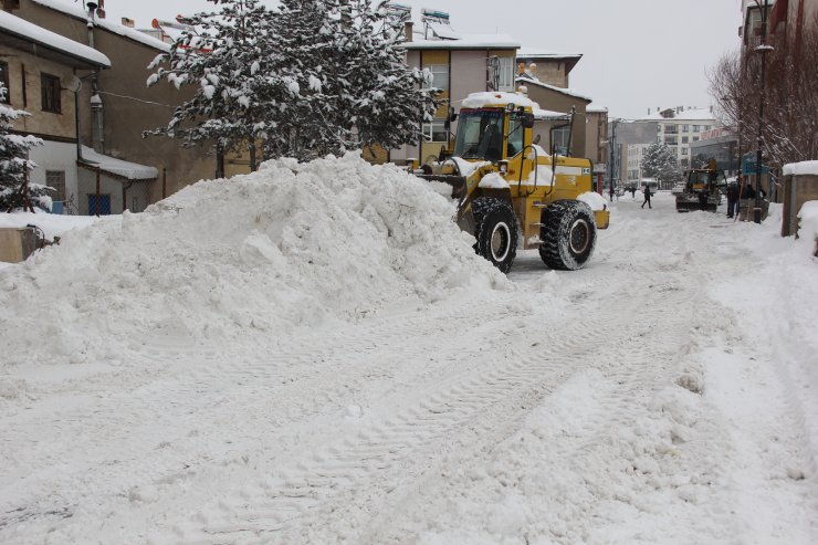Zara'da karla mücadele