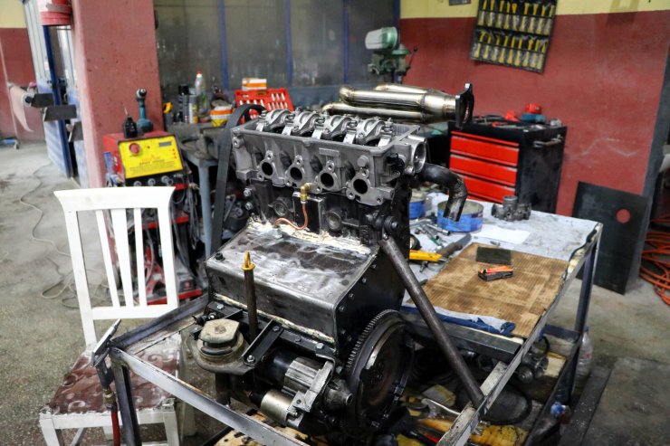 Tekirdağlı tamircinin yakıt tasarrufu için tasarladığı motoru yetkililer inceledi