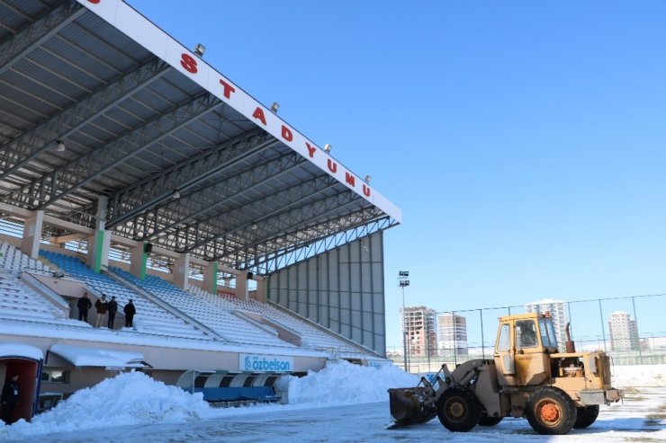 Sivas Belediyespor - Ankara Demirspor maçına kar engeli, ertelenebilir