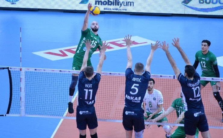 Tribünde özel buluşma