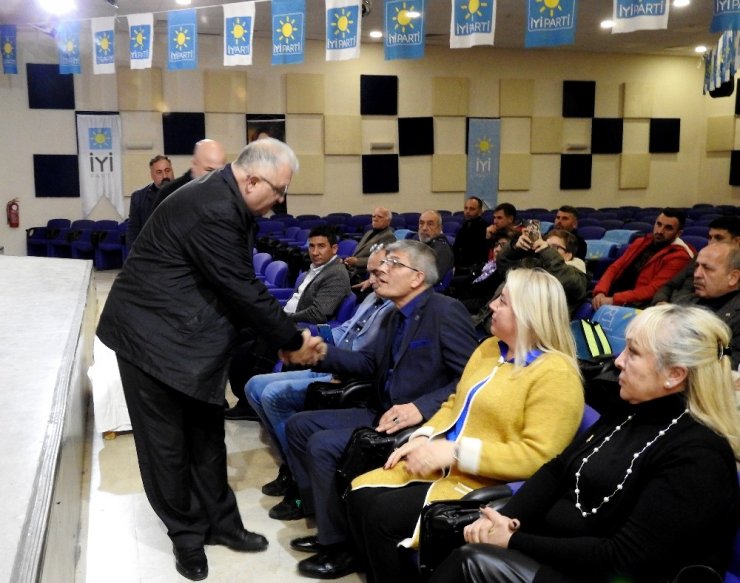 Çeşme İYİ Parti’de Volkan Evci güven tazeledi