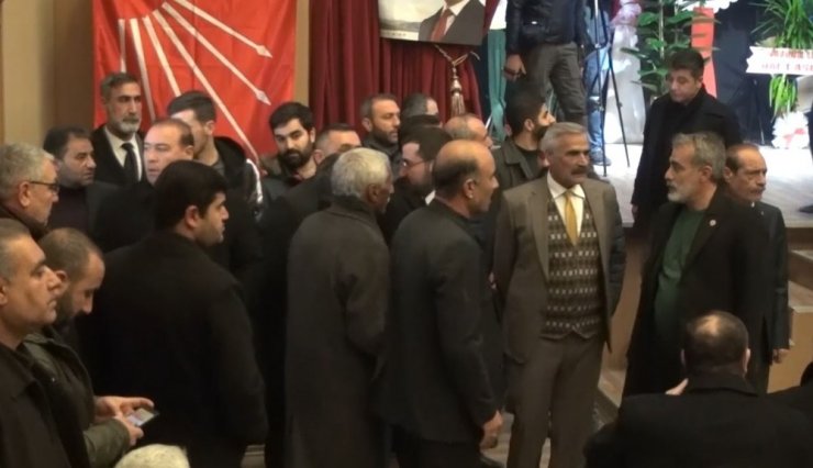 Şanlıurfa’da CHP İl Kongresi olaylı başladı