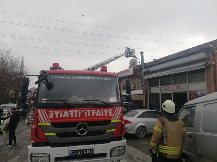 Esenyurt’ta sanayi sitesinde yangın paniği