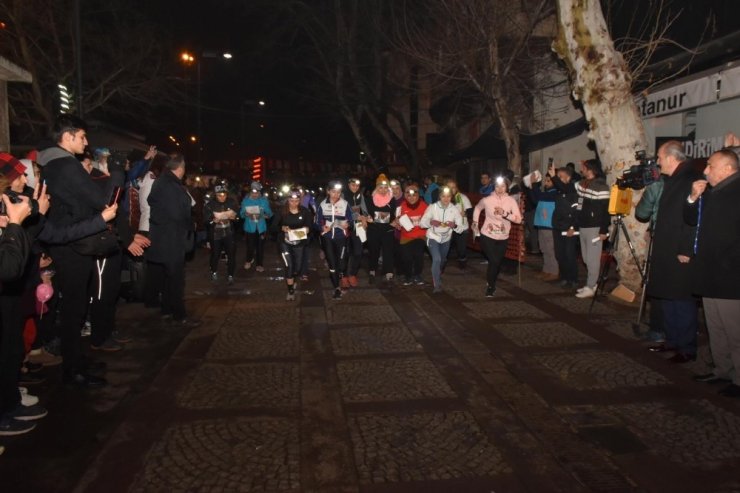 İnönü Belediyesi GSK sporcuları Kahramanmaraş’taki yarışmalara damga vurdu