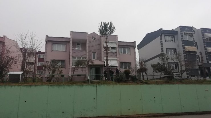 Hasta bakmaya gittiği evde ölü olarak bulundu