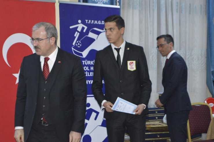 Kütahya İl Hakemlerine kokartları takıldı