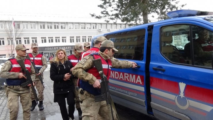 Jandarmanın yakaladığı cezaevi firarisi suç makinesi kadın tutuklandı