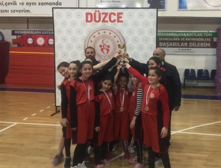 Küçük kızlarda şampiyon belli oldu