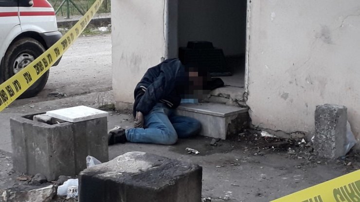 Depoda ölü bulundu
