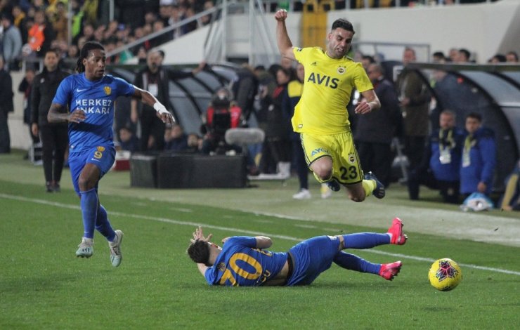 Süper Lig: MKE Ankaragücü: 2 - Fenerbahçe: 1 (Maç sonucu)