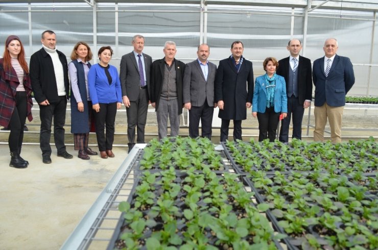 Ziraatbiyotek’in ilk meyveleri Süleymanpaşa’ya