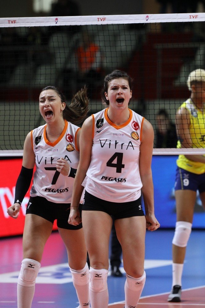 Filede derbi Eczacıbaşı VitrA’nın