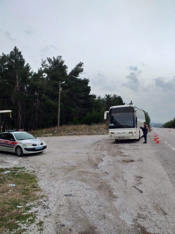 62 araç trafikten men edildi