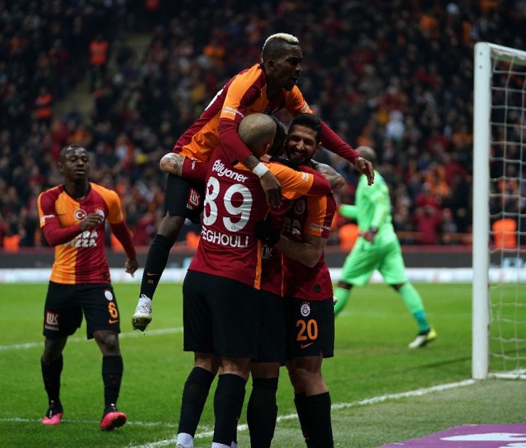 Galatasaray seriye bağladı, zirveye yürüyor