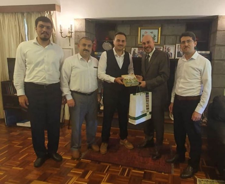 Kenyalı çocuklara Bursaspor forması