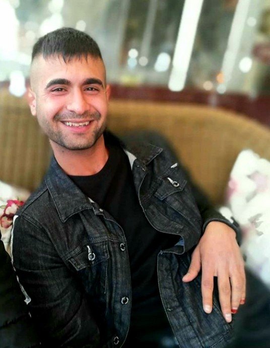 Motosiklet trafik levhasına çarptı: 2 ölü