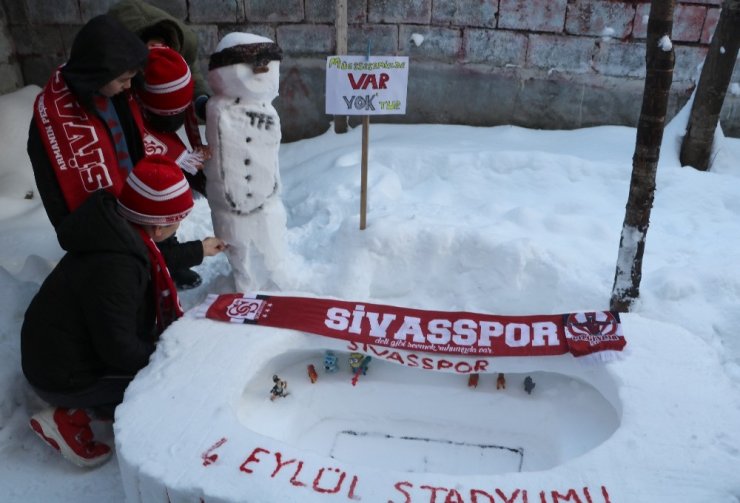 Sivassporlu minik taraftarlardan ilginç tepki!