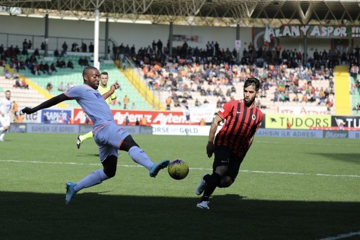 Süper Lig: Aytemiz Alanyaspor: 0 - Gençlerbirliği: 1 (Maç sonucu)