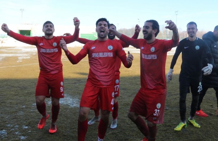 TFF 2. Lig: Sivas Belediyespor: 4 - Ankara Demirspor: 3