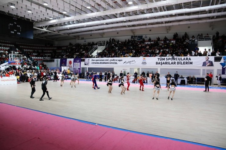 Adana’da Salsa Şampiyonası