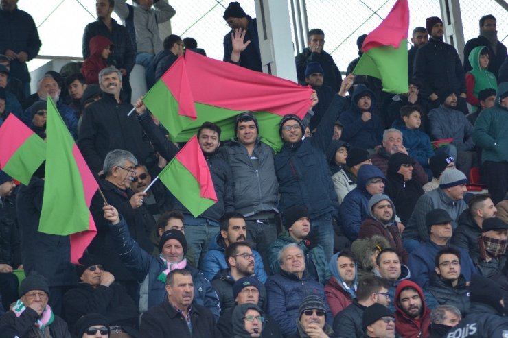 Isparta’da rekor seyirci