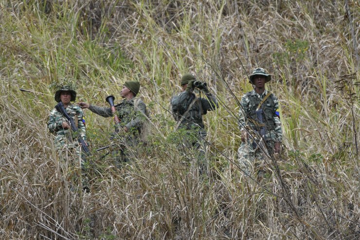 Venezuela'da ordu ve milis gücünden tatbikat