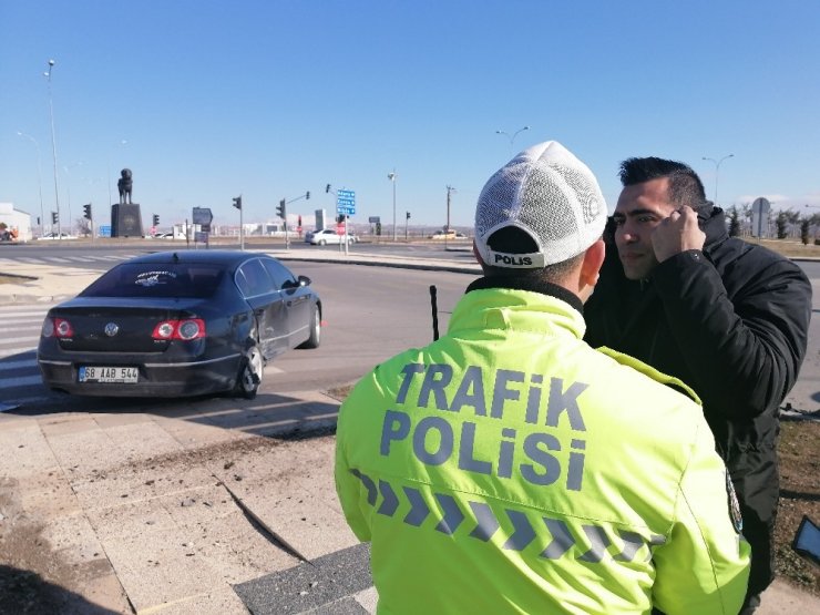 Aksaray’da iki otomobil çarpıştı: 1 yaralı