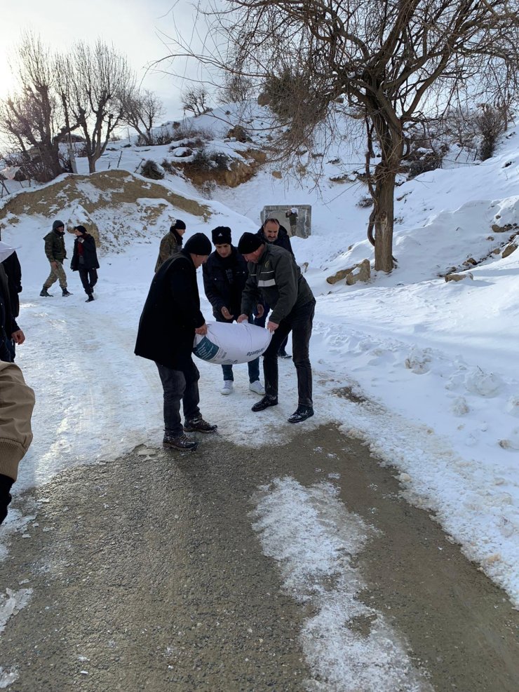 Batman'da yaban hayatı için doğaya yem bırakıldı