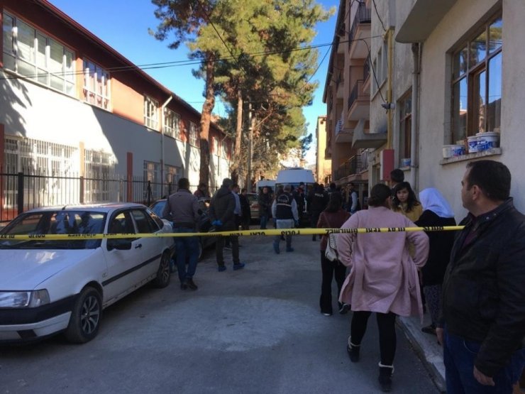 Sobadan sızan gazdan zehirlenen karı koca hayatını kaybetti