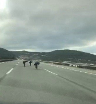 Otobanda ölüm yarışı