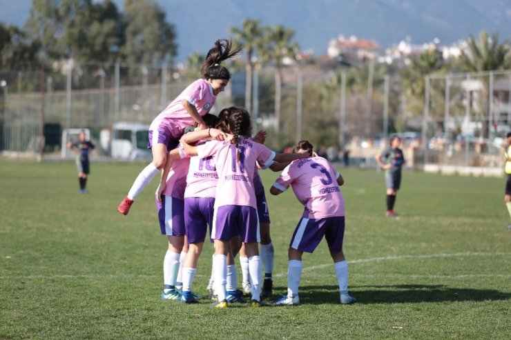 Horozkentspor, Alanya Demirspor’u 5-0 mağlup etti