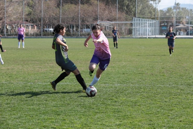 Horozkentspor, Alanya Demirspor’u 5-0 mağlup etti