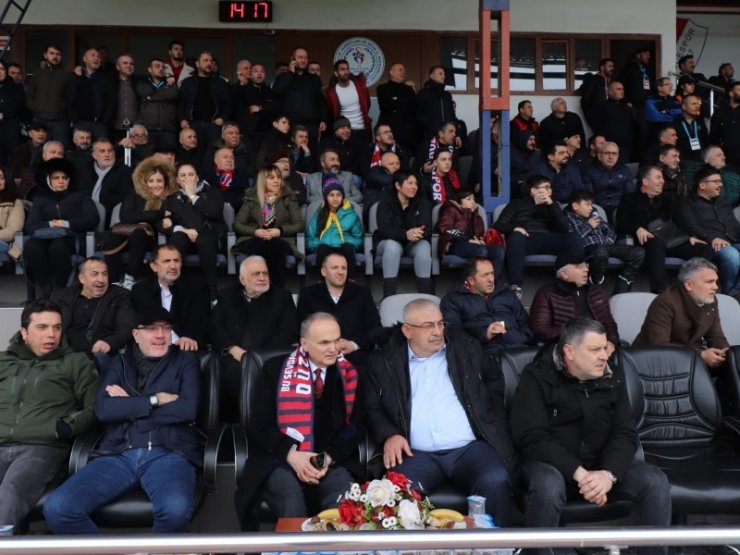Başkan Özlü’den, Düzcespor’a destek