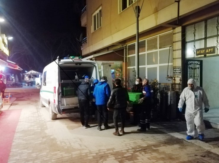 Yaşlı adam evinde ölü bulundu