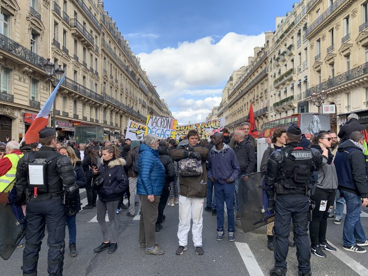Fransa'da Ulusal Meclis'te görüşülen emeklilik reformu protestosu