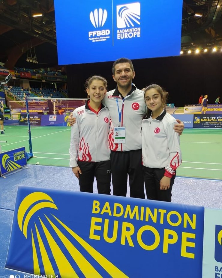 Selendili badminton sporcuları Fransa’dan dereceyle döndü
