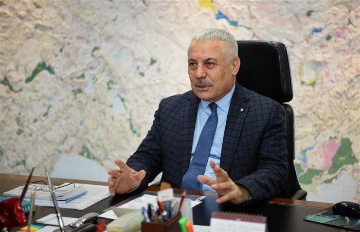 Kiraz Çayı’ndaki hatta 2 bin 700 metrelik taş tahkimatı