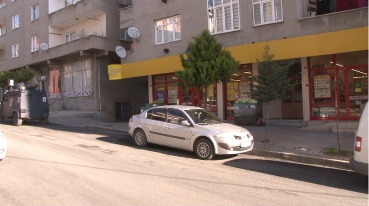 Sultangazi’de silahlı market soygunu