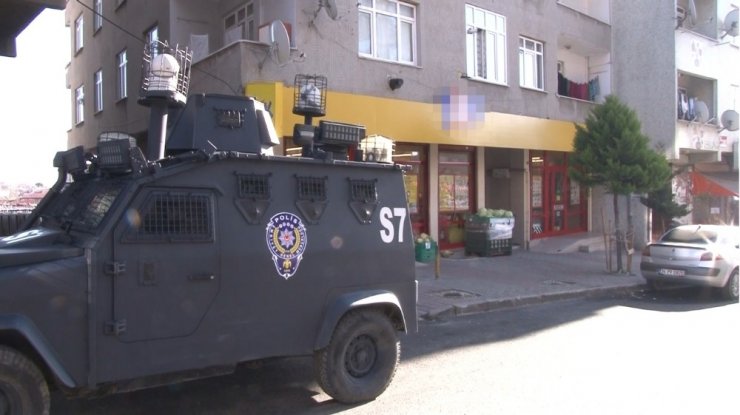 Sultangazi’de silahlı market soygunu