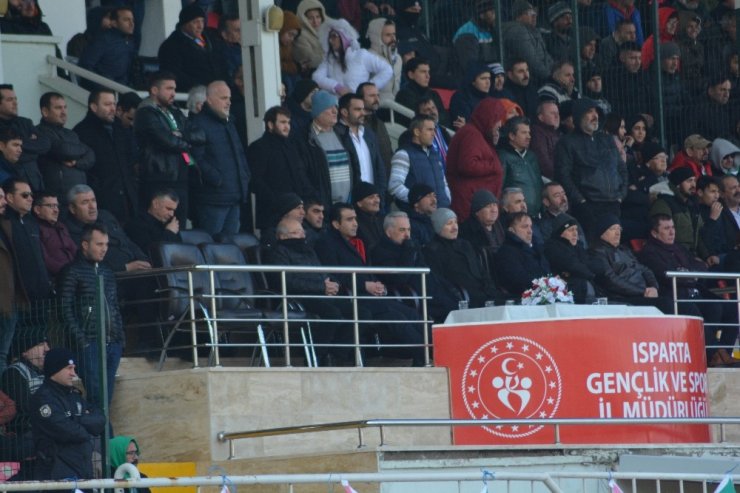 Yazgan: "Isparta Valisi yalnız değildir"