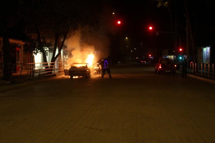 Fethiye’de otomobil alev topuna döndü