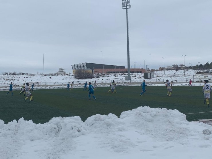 Nevşehir 1.Amatör Ligde 2 futbolcunun hattrick yaptığı maçta 12 gol atıldı