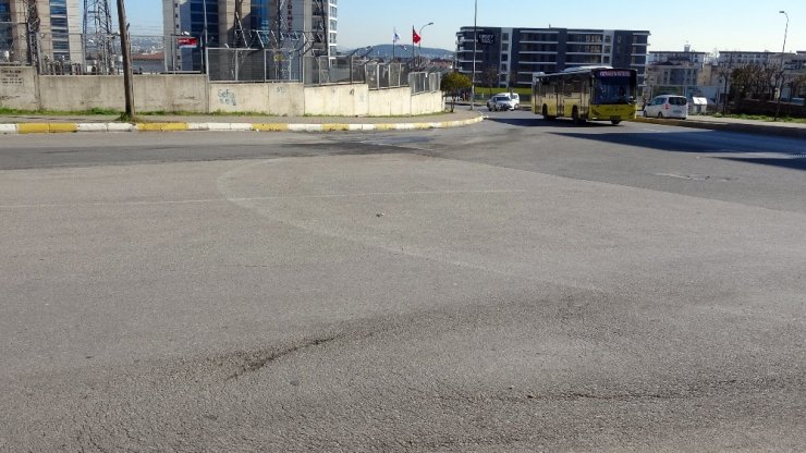 Pendik’te servis minibüsü okula giden çocuğu ezdi