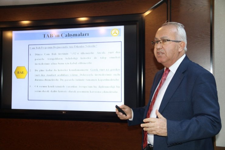 Türkiye Arı Yetiştiricileri Merkez Birliği Başkanı Şahin: "Türkiye bir bal cennetidir"